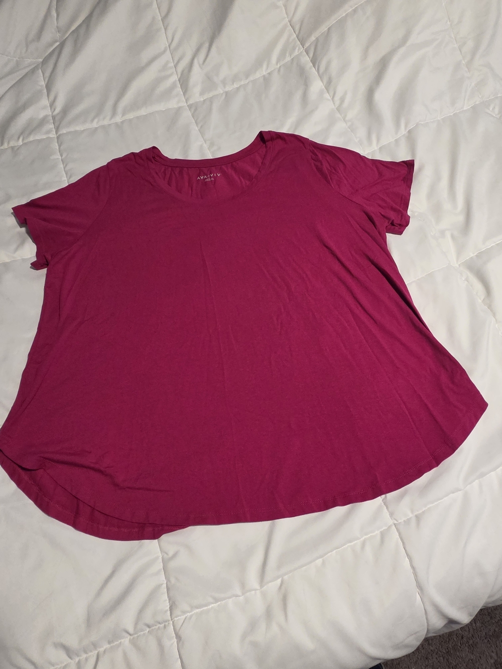 Ava & Viv Short Sleeve Scoop Neck Tee in Fuchsia